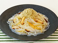 とろろ昆布でヘルシーこんにゃくパスタ