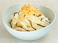塩こんぶで玉ねぎサラダ