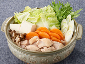 いつもの鍋つゆに昆布を入れて味の深み・奥行きアップ！寄せ鍋