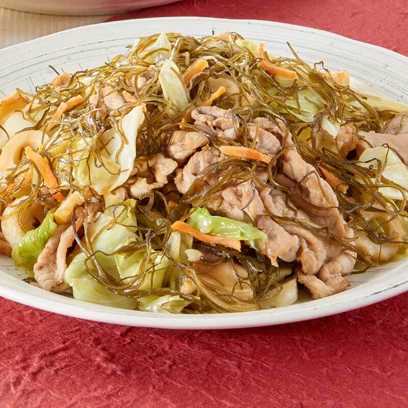 満点おかず きざみ昆布と豚肉の炒め煮+キャベツ
